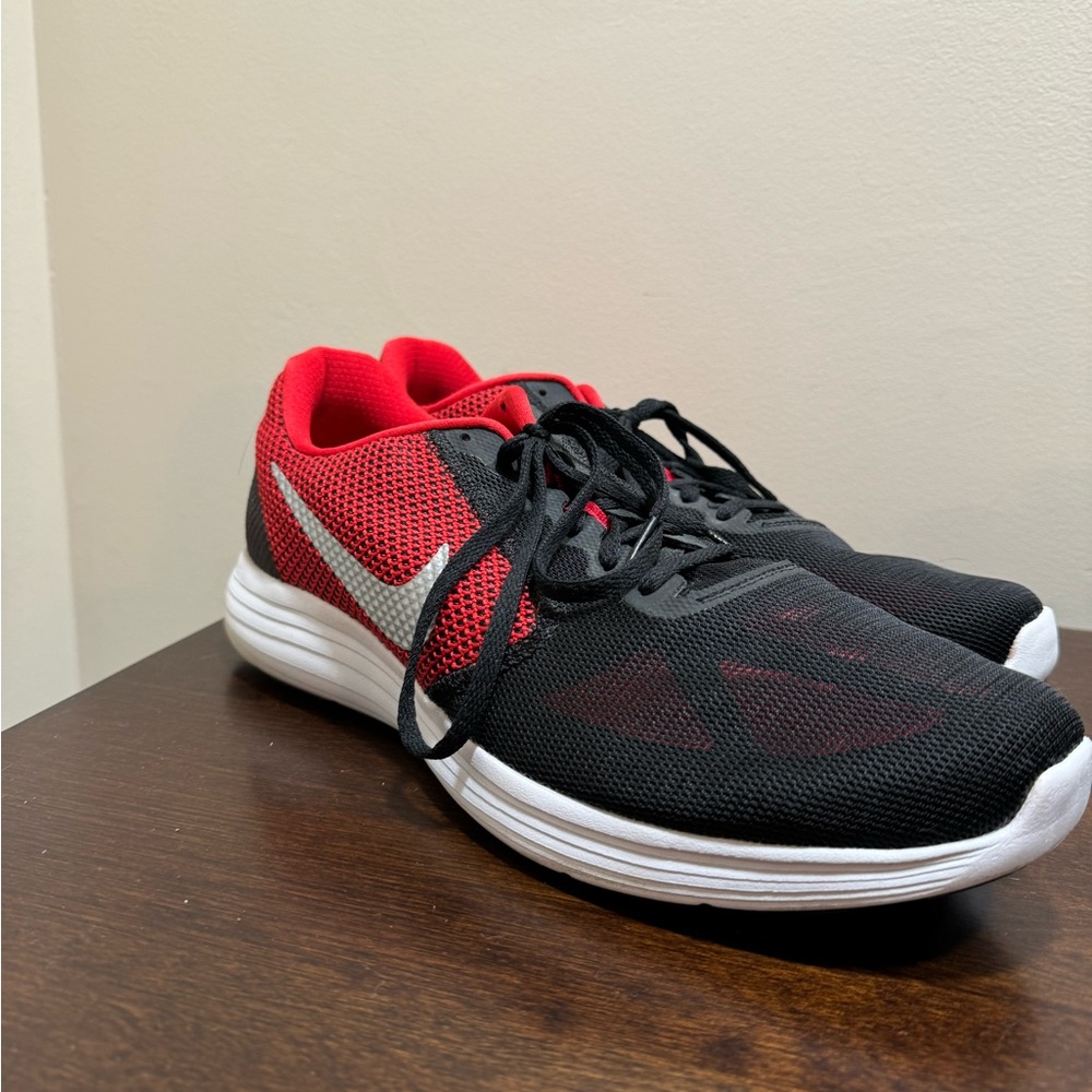 Nike revolution 3 running shoes